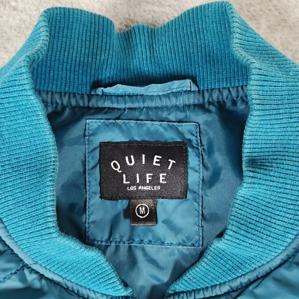 The Quiet Life Jacket Mens Medium Blue Quilted Rose Embroidery Full Zip Skater